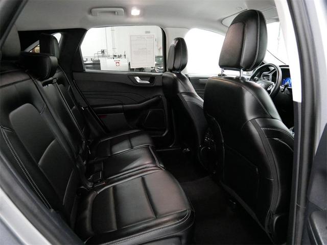 Photo of 2022 Iconic Silver Metallic Ford Escape