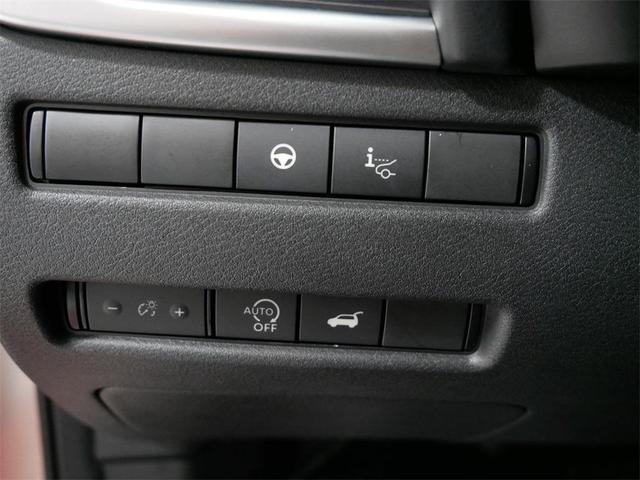 Photo of 2023 Champagne Silver Metallic Nissan Rogue