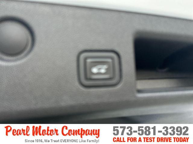 Photo of 2023 Summit White Chevrolet Equinox