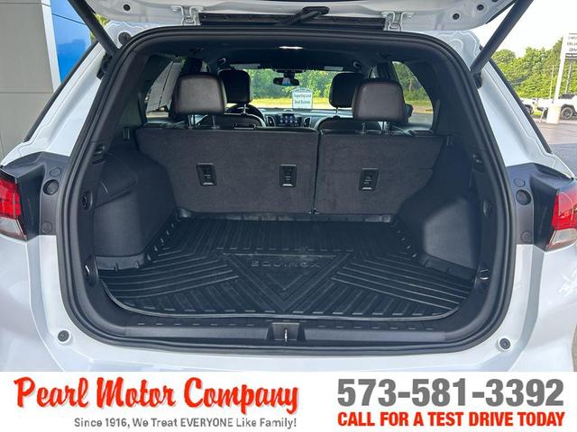 Photo of 2023 Summit White Chevrolet Equinox