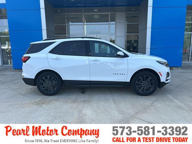Photo of 2023 Summit White Chevrolet Equinox