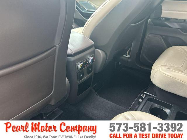 Photo of 2020 Star White Ford Explorer
