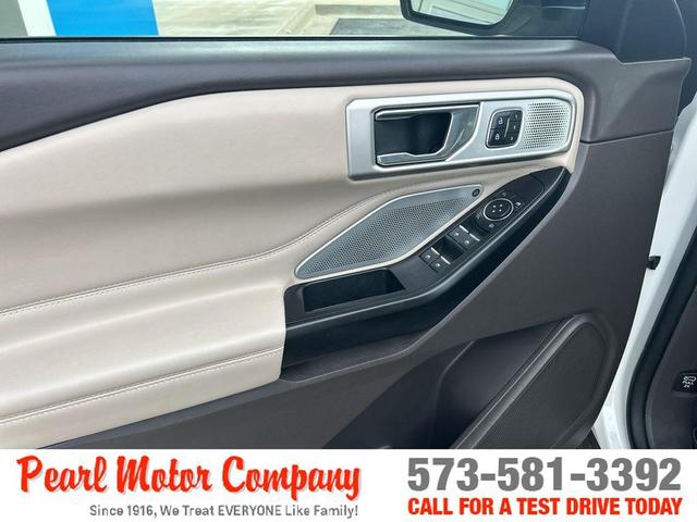 Photo of 2020 Star White Ford Explorer