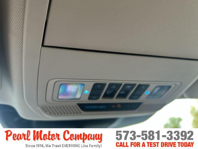 Photo of 2020 Star White Ford Explorer