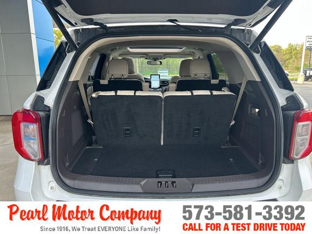 Photo of 2020 Star White Ford Explorer