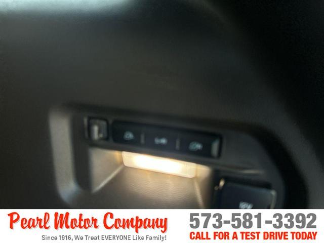 Photo of 2020 Star White Ford Explorer