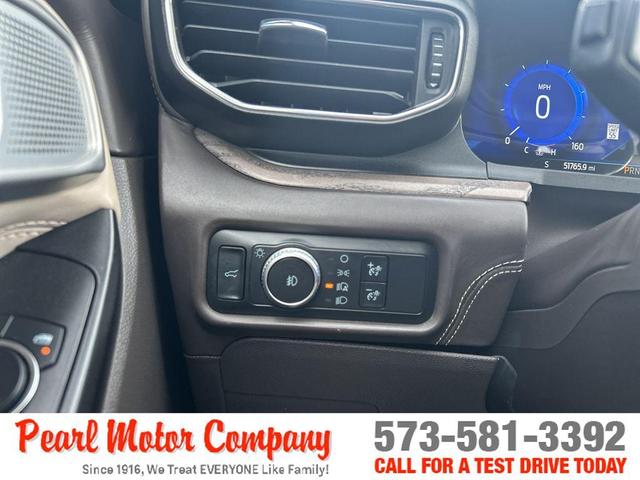 Photo of 2020 Star White Ford Explorer