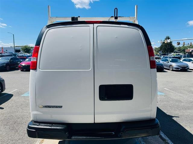 Photo of 2021 White Chevrolet Express 3500