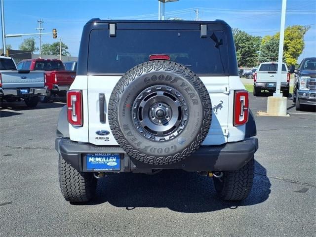 Photo of 2025 Oxford White Ford Bronco