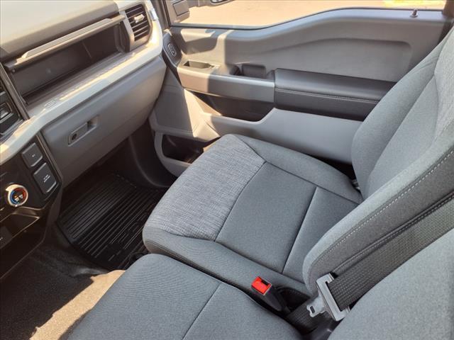 Photo of 2025 Oxford White Ford F-350