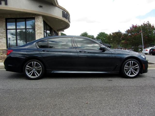 Photo of 2018 Gray BMW 740