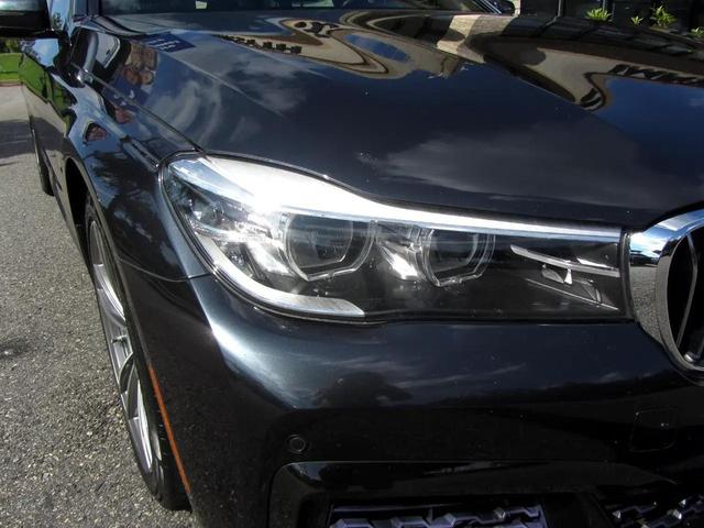 Photo of 2018 Gray BMW 740