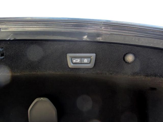 Photo of 2018 Gray BMW 740
