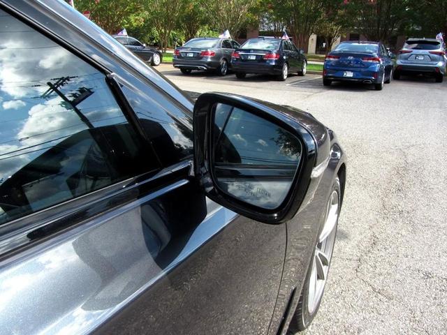 Photo of 2018 Gray BMW 740