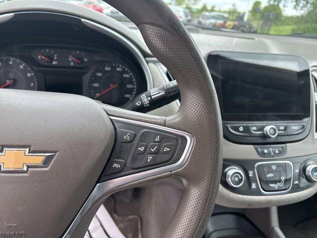 Photo of 2021 Summit White Chevrolet Malibu