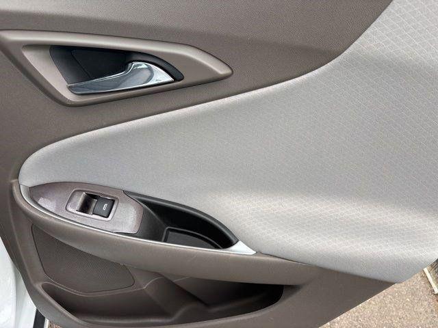 Photo of 2021 Summit White Chevrolet Malibu