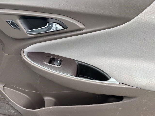Photo of 2021 Summit White Chevrolet Malibu