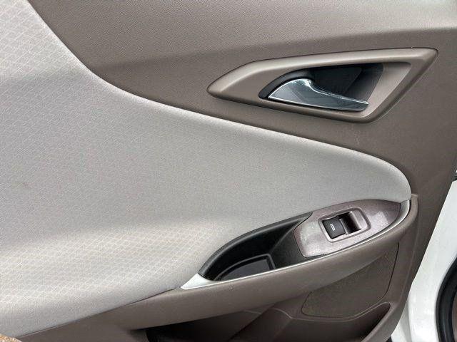 Photo of 2021 Summit White Chevrolet Malibu
