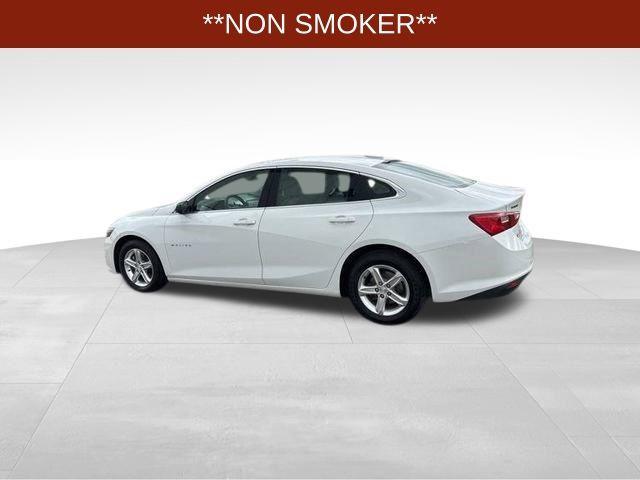 Photo of 2021 Summit White Chevrolet Malibu