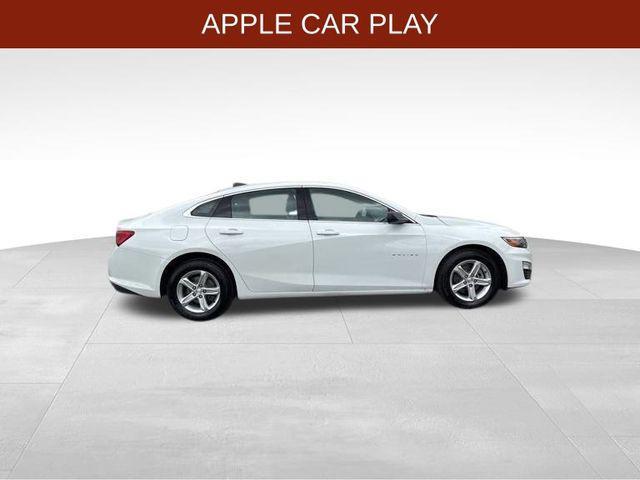 Photo of 2021 Summit White Chevrolet Malibu
