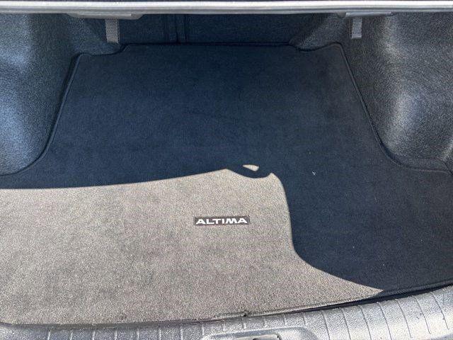 Photo of 2024 Super Black Nissan Altima