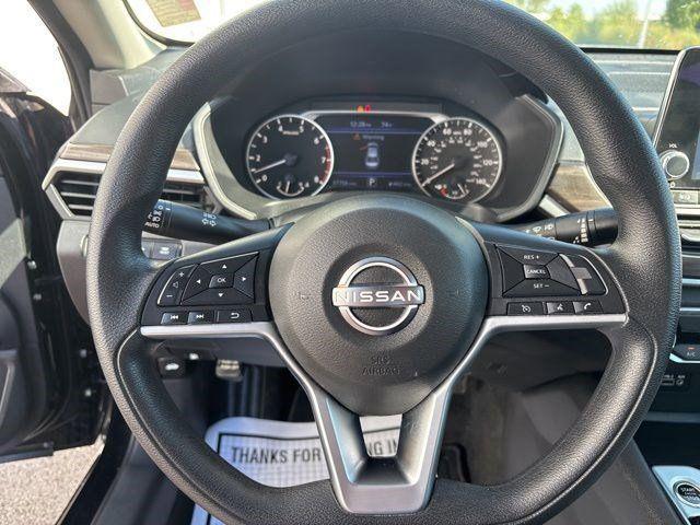 Photo of 2024 Super Black Nissan Altima
