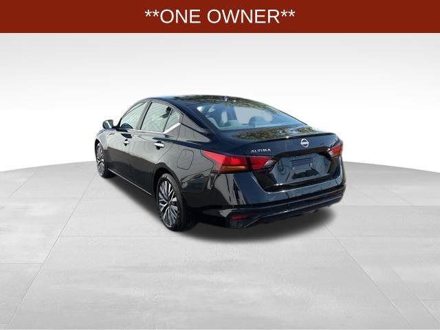 Photo of 2024 Super Black Nissan Altima