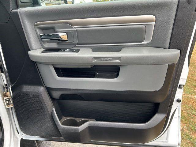 Photo of 2016 Bright White Clearcoat RAM 1500