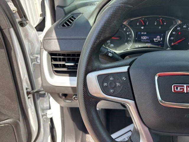 Photo of 2023 Summit White GMC Terrain