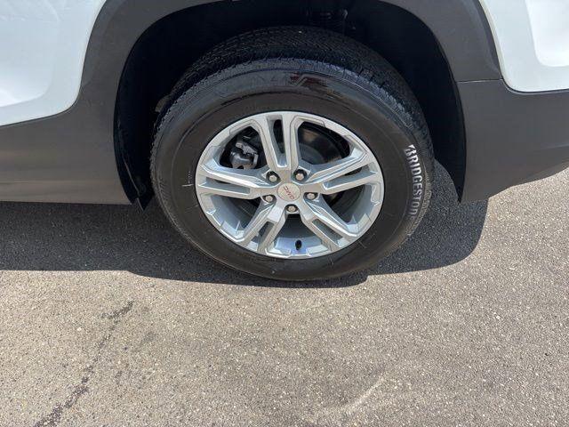 Photo of 2023 Summit White GMC Terrain