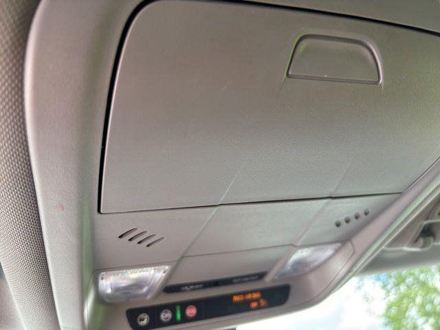 Photo of 2023 Summit White GMC Terrain