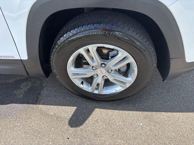 Photo of 2023 Summit White GMC Terrain