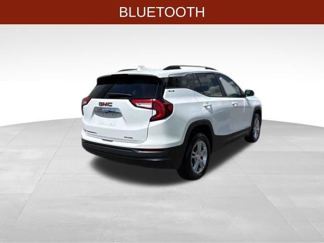 Photo of 2023 Summit White GMC Terrain