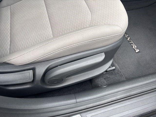 Photo of 2020 Phantom Black Hyundai ELANTRA