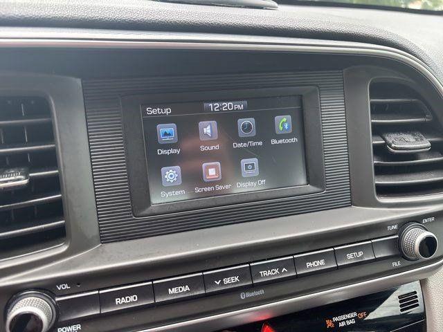 Photo of 2020 Phantom Black Hyundai ELANTRA