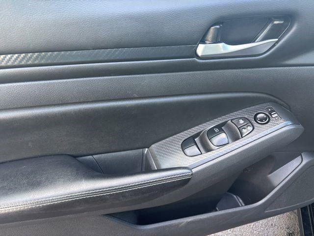 Photo of 2024 Super Black Nissan Altima