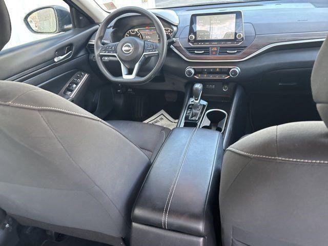 Photo of 2024 Super Black Nissan Altima