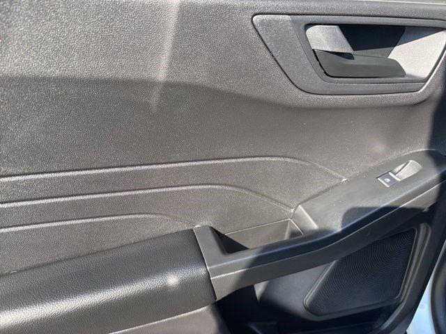 Photo of 2025 Silver Metallic Ford Escape