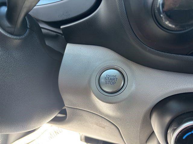 Photo of 2024 Onyx Black Hyundai VENUE