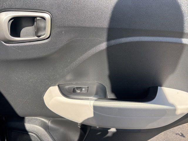 Photo of 2024 Onyx Black Hyundai VENUE