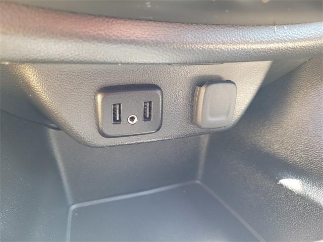 Photo of 2024 Summit White Chevrolet Traverse Limited