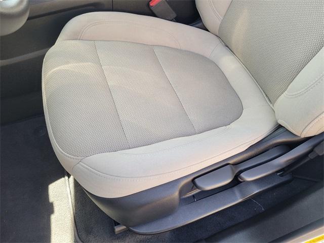 Photo of 2024 Summit White Chevrolet Traverse Limited