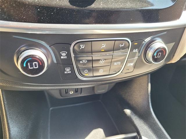 Photo of 2024 Summit White Chevrolet Traverse Limited