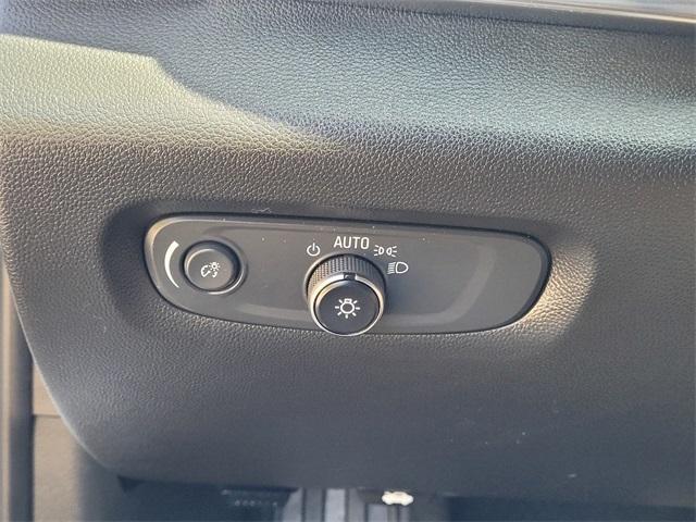 Photo of 2024 Summit White Chevrolet Traverse Limited