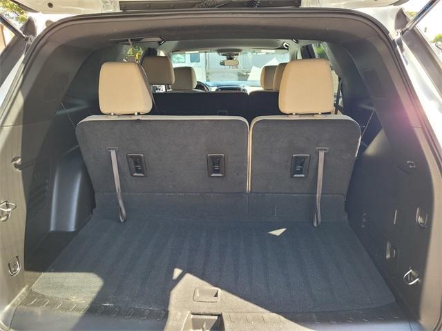 Photo of 2024 Summit White Chevrolet Traverse Limited