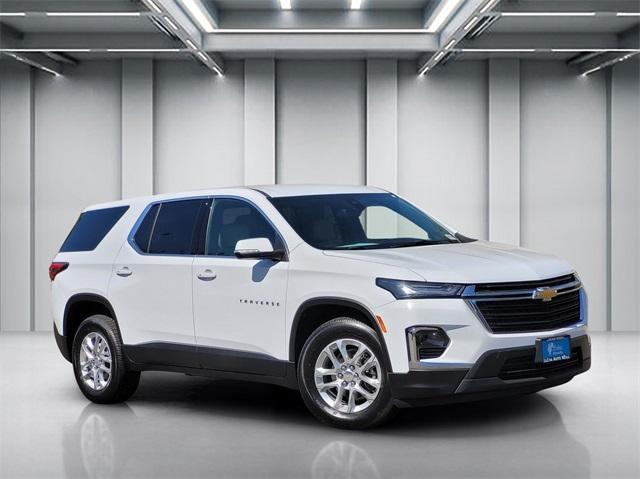 Photo of 2024 Summit White Chevrolet Traverse Limited
