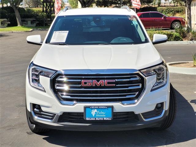 Photo of 2024 Summit White GMC Terrain