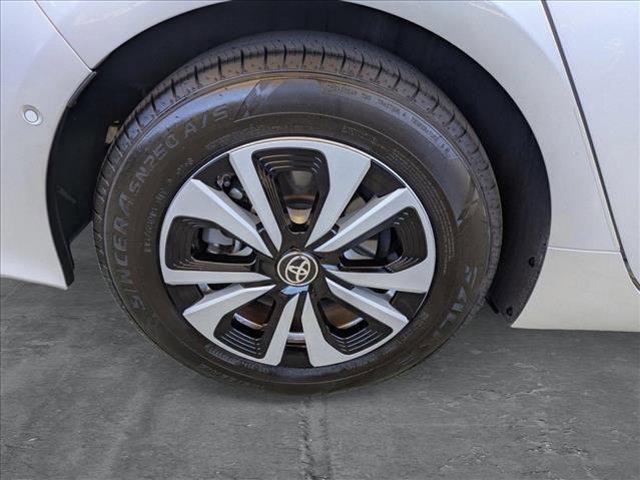 Photo of 2017 Classic Silver Metallic Toyota Prius Prime