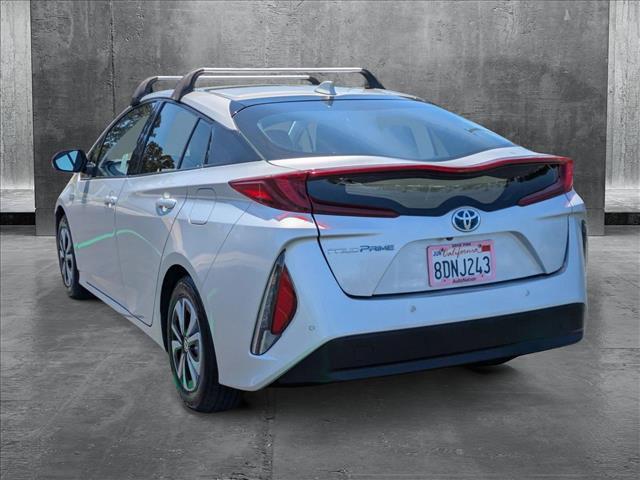 Photo of 2017 Classic Silver Metallic Toyota Prius Prime