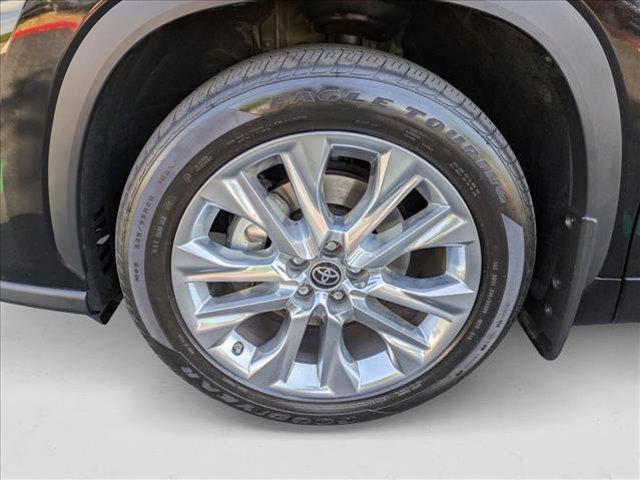 Photo of 2022 Opulent Amber Toyota Highlander